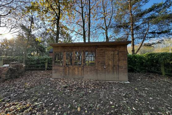 3450W 49 tv commercial location house in West Yorkshire stylish garden with woodland