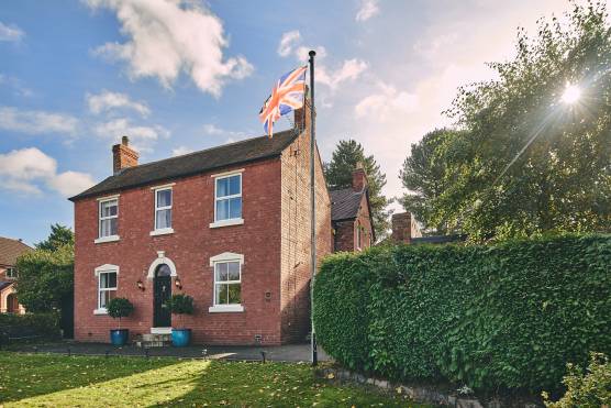 3451S 19 filming location house in West Midlands period property.jpg