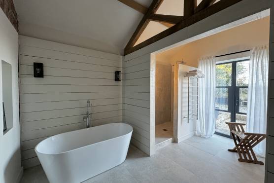 3454N 19 tv commercial location house in North Yorkshire bathroom.jpg