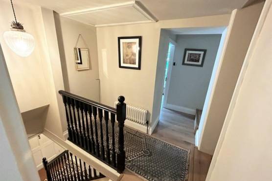 3455SH 15 filming location house in Sheffield staircase.jpg