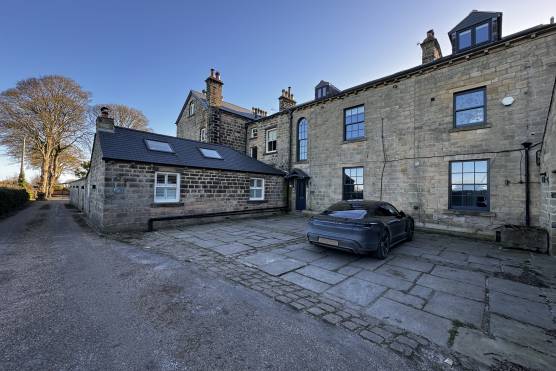 3461W 37 filming location house in West Yorkshire period property.JPG