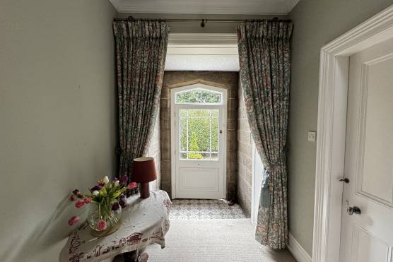 3462W 20 filming location house in West Yorkshire large hallway and staircase