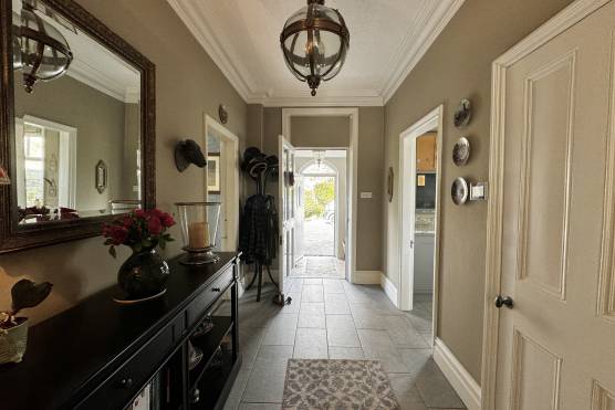 3462W 22 tv shoot location house in West Yorkshire large hallway and staircase