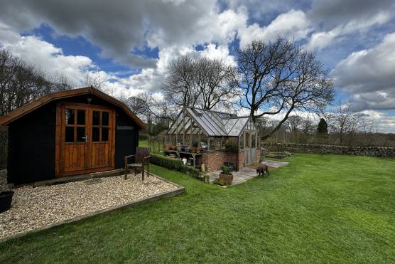 3462W 39 tv commercial location house in West Yorkshire large garden