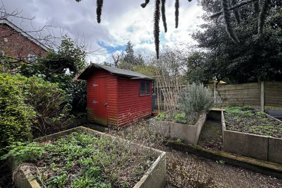 3463C 25 filming location house in Cheshire large garden