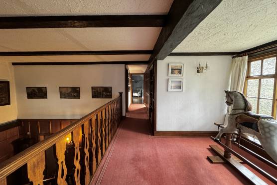 3464C 35 filming location house in Cheshire farmhouse with large staircase and landing