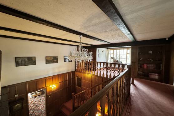 3464C 37 tv shoot location house in Cheshire farmhouse with large staircase and landing