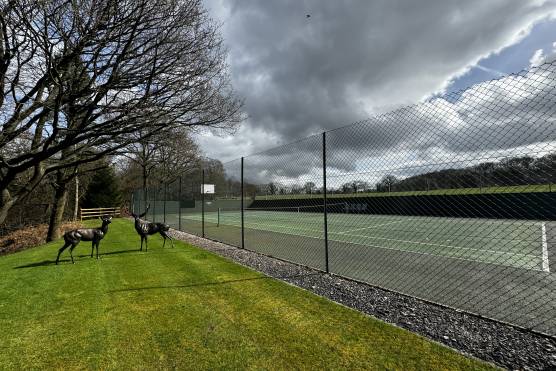 3464C 47 tv shoot location house in Cheshire farmhouse with tennis court