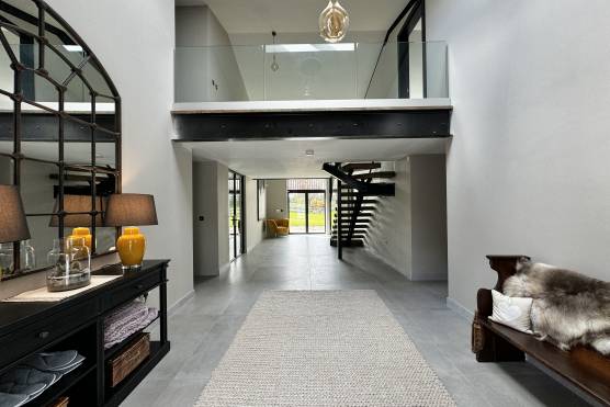 3469C 16 photo shoot location house in Cheshire with large double height ceiling entrance hall