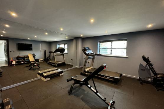 3469C 31 tv shoot location house in Cheshire with large gym