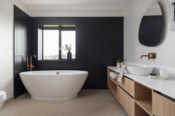 3472N-11-filming-location-house-in-North-Yorkshire-modern-bathroom-with-bath.jpg