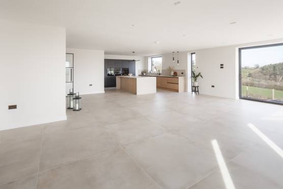 3472N-4-tv-drama-location-house-in-North-Yorkshire-large-open-plan-empty-home.jpg