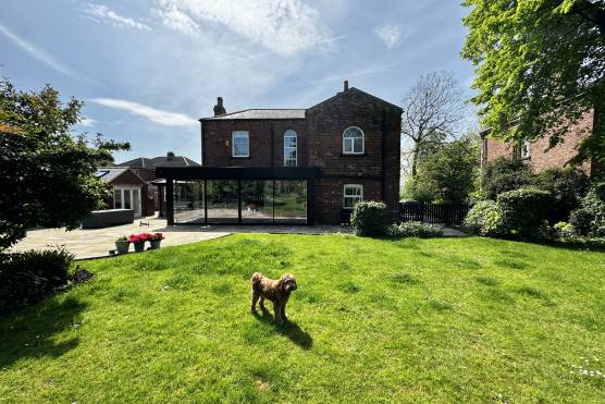 3471W 29 tv commercial location house in West Yorkshire with large garden