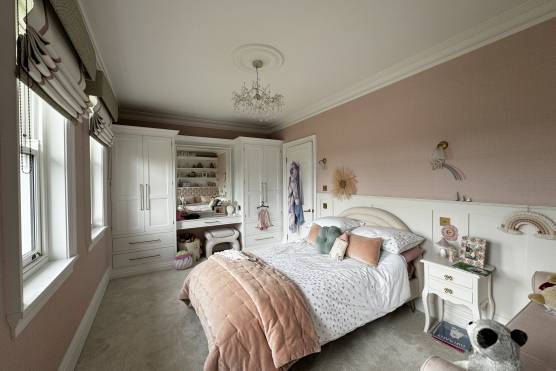 3473L 14 tv shoot location house in Lancashire girls bedroom.jpg