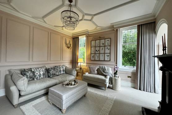 3473L-5-tv-drama-location-house-in-Lancashire-period-property-elegany-living-room-with-panelling.jpg