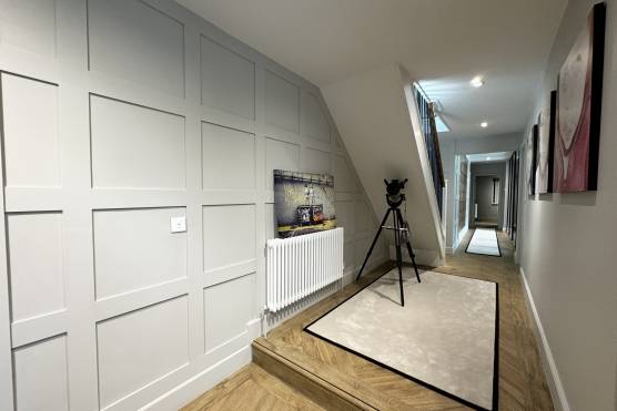 3476W 32 tv shoot location house in West Yorkshire modern hallway