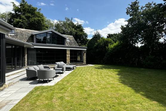 3476W 40 filming location house in West Yorkshire with large modern garden