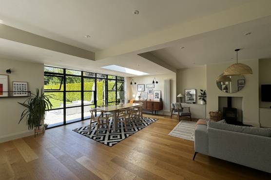 3475W 13 photo shoot location house in Leeds modern open plan dining area with crittall doors.jpg