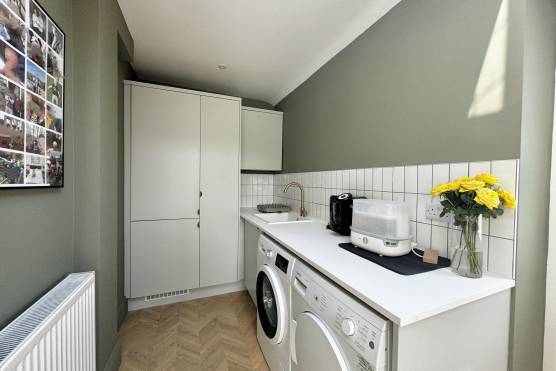 3475W-32-filming-location-house-in-West-Yorkshire-utility-room.jpg