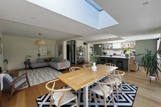 3475W 6 tv drama location house in Leeds open plan kitchen and dining area.jpg