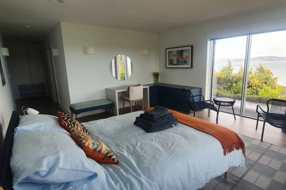 3468D 22 tv shoot location house in Devon contemporary beach front location with sea views with large bedroom