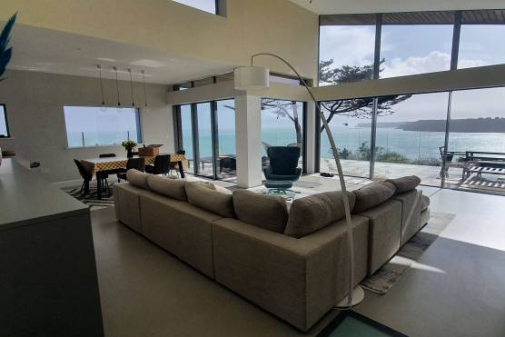 3468D 3 tv shoot location house in Devon contemporary beach front location with sea views with large living area