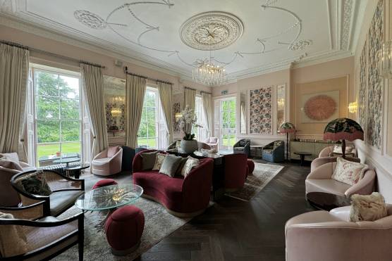 3479C-1-photo-shoot-location-house-in-Cheshire-elegant-living-room-with-high-ceiling.jpg