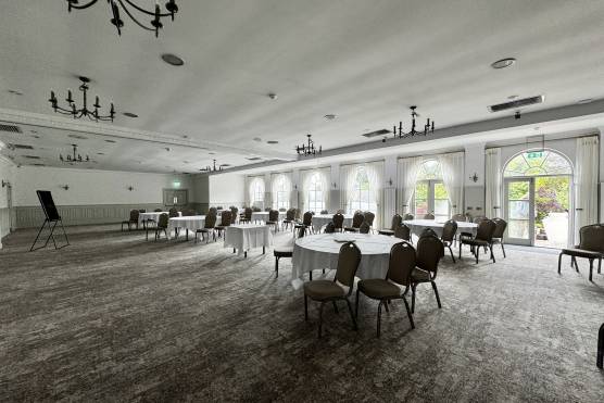 3479C 29 photo shoot location house in Cheshire large function room with arched windows.jpg