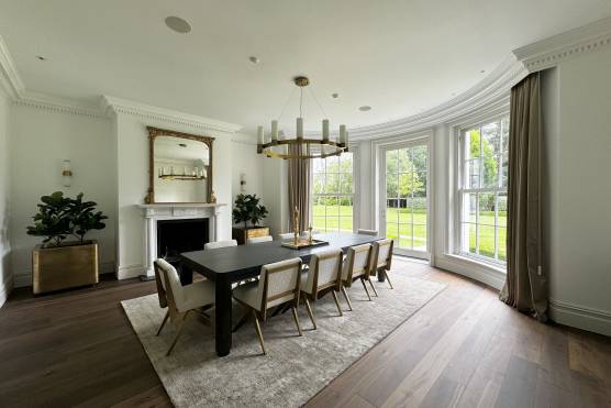 3480C 10 filming location house in Cheshire elegant dining room with feature windows.jpg