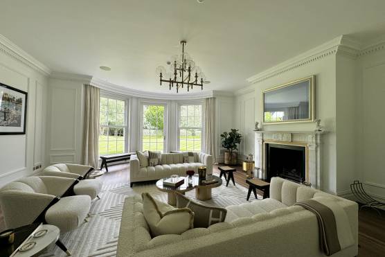 3480C 6 filming location house in Cheshire elegant living room.jpg