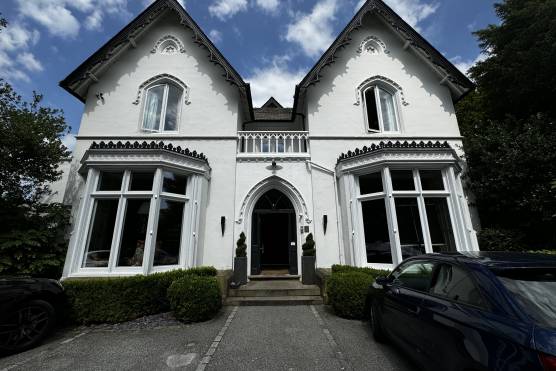 3488M 1 photo shoot location house in Manchester period property.jpg