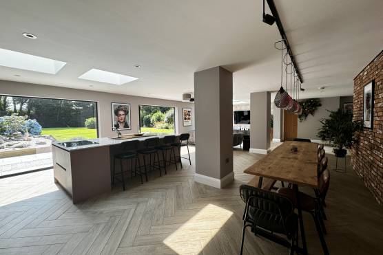 3486M 11 filming location house in Greater Manchester modern open plan kitchen with kitchen island and dining area.jpg