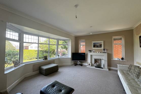 3486M-17-tv-drama-location-house-in-Greater-Manchester-living-room.jpg