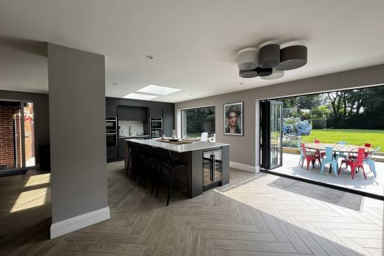 3486M-6-photo-shoot-location-house-in-Bolton-modern-open-plan-kitchen.jpg