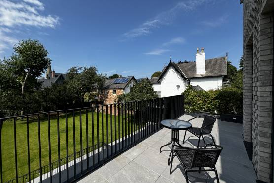 3487M 19 tv commercial location house in Manchester modern balcony overlooking garden.JPG