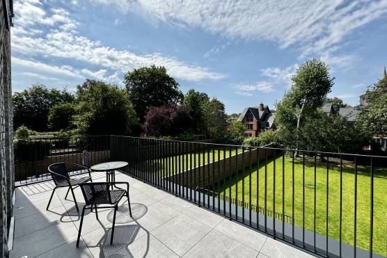 3487M 20 tv drama location house in Manchester balcony.jpg