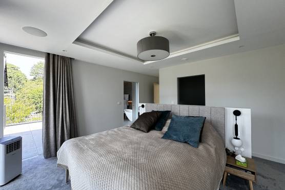 3487M 27 photo shoot location house in Manchester bedroom.jpg