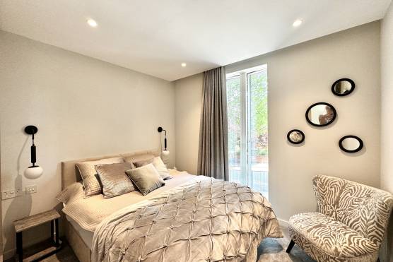 3487M 28 filming location house in Manchester stylish bedroom.jpg