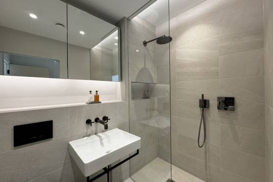 3487M 35 photo shoot location house in Manchester modern bathroom.jpg