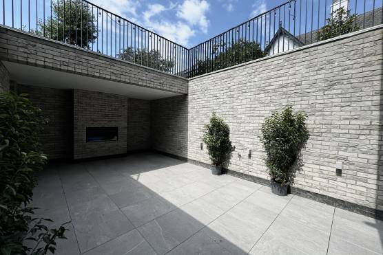 3487M 44 photo shoot location house in Manchester modern patio area.jpg