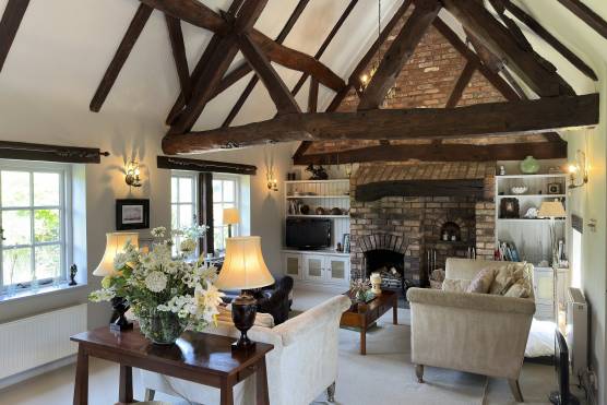 3492C 2 filming location house in Cheshire living room with exposed beams.jpg