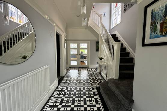 3493C 15 filming location house in Cheshire modern entryway and staircase