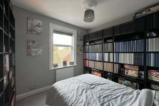 3493C 23 tv drama location house in Cheshire modern bedroom