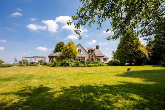 3497C 26 photo shoot location house in Cheshire stylish home with large garden with rural views