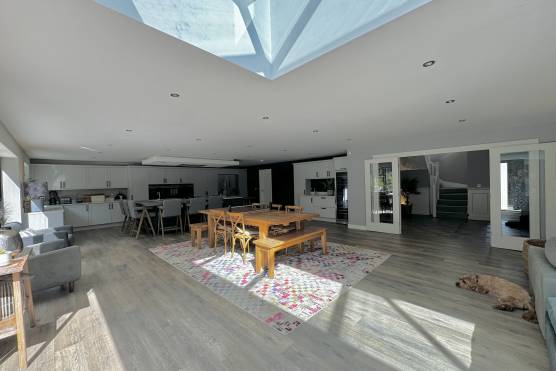 3495C 9 tv commercial location house in Cheshire stylish family home with large open plan kitchen and dining area