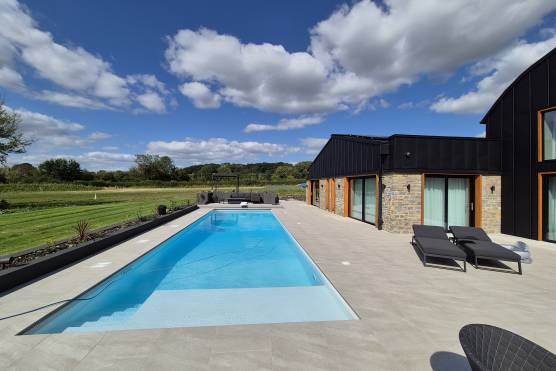 3500BR 2 tv shoot location house in Bristol contemporary location in with outdoor swimming pool