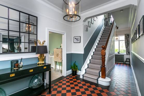 3501C 10 tv drama location house in Cheshire period property staircase.jpg