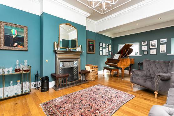 3501C 16 tv shoot location house in Cheshire period property living room.jpg