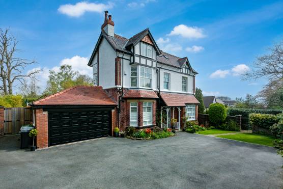 3501C 37 tv drama location house in Cheshire period property with garage.jpg