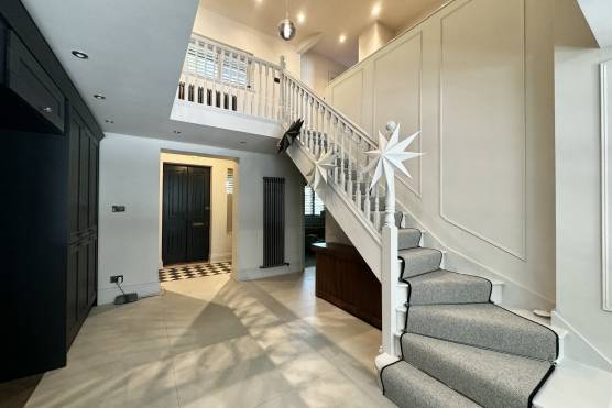 3503N 13 tv drama location house in North Yorkshire large family home with large staircase